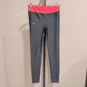 Under Armour Cold Gear women’s size small dark gray fitted leggings
